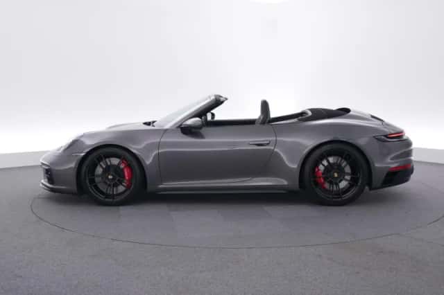 Porsche 911 (2023) thumbnail 2