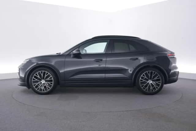 Porsche Macan (2026) thumbnail 4