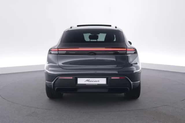 Porsche Macan (2026) thumbnail 6