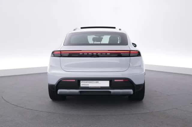 Porsche Macan (2026) thumbnail 4
