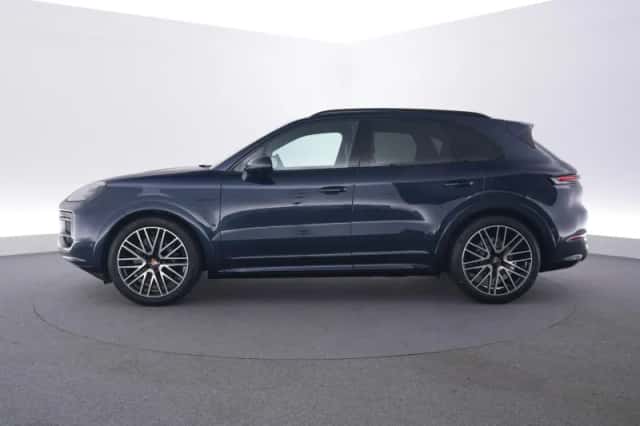Porsche Cayenne (2026) thumbnail 2