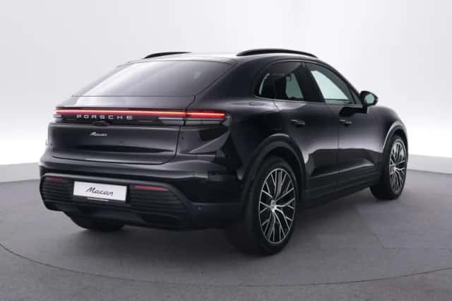 Porsche Macan (2026) thumbnail 5