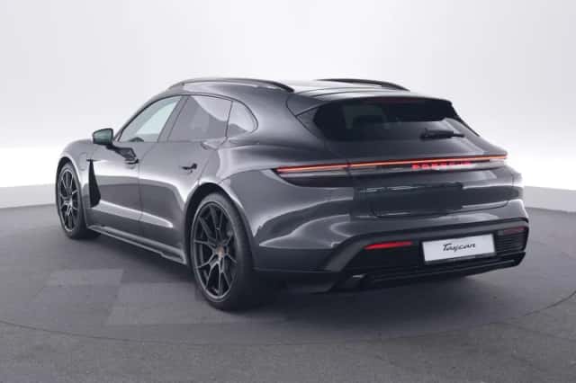 Porsche Taycan (2026) thumbnail 3