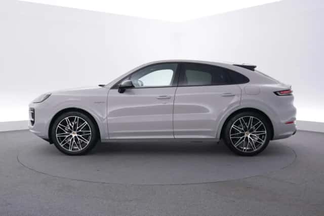 Porsche Cayenne (2026) thumbnail 2