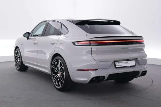 Porsche Cayenne (2026) thumbnail 3