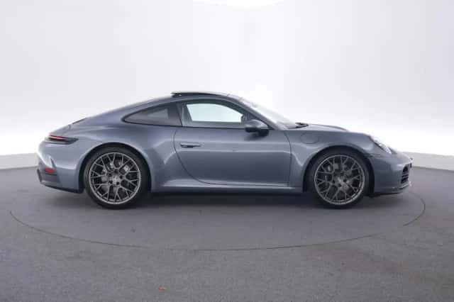 Porsche 911 (2025) thumbnail 6