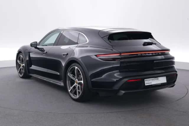Porsche Taycan (2021) thumbnail 3