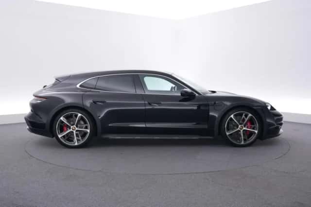 Porsche Taycan (2021) thumbnail 6