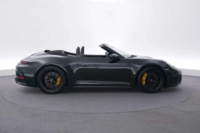Porsche 911 (2025) thumbnail 6