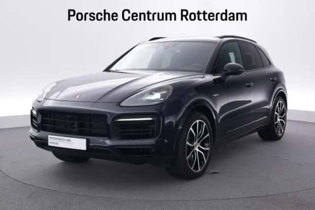Porsche Cayenne (2023) thumbnail 1