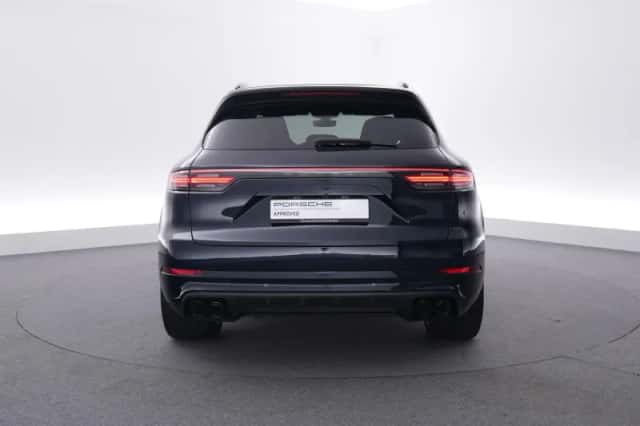Porsche Cayenne (2023) thumbnail 4
