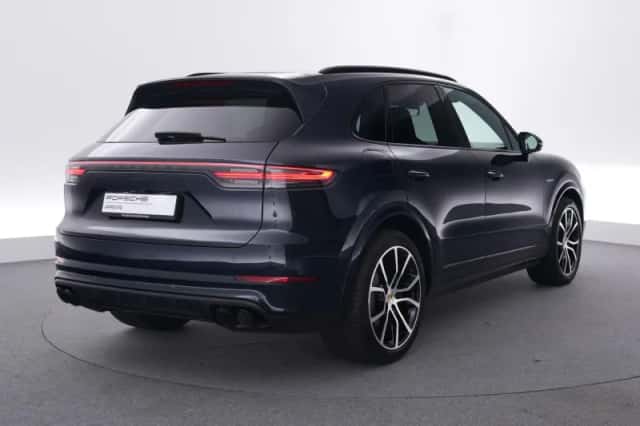 Porsche Cayenne (2023) thumbnail 5