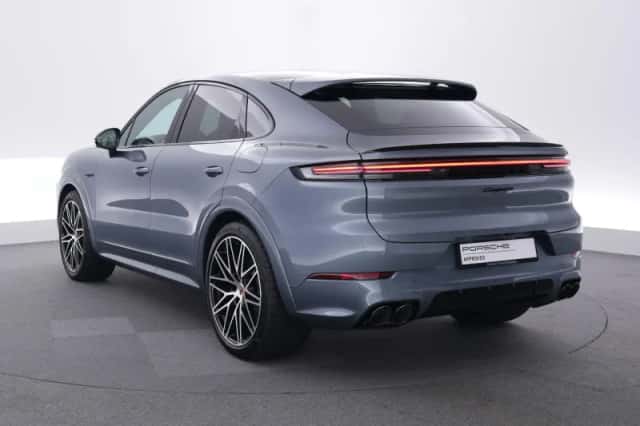 Porsche Cayenne (2026) thumbnail 3