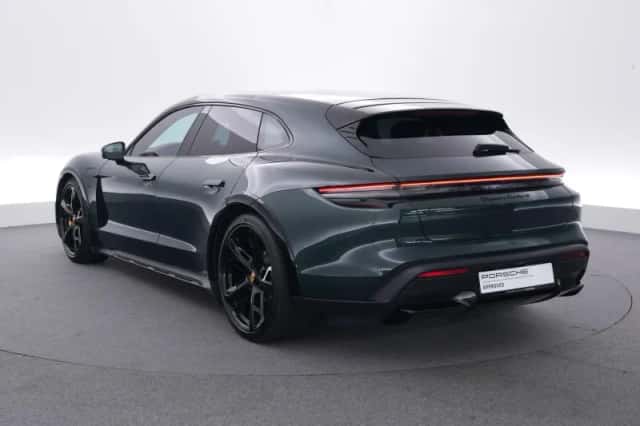 Porsche Taycan (2022) thumbnail 3
