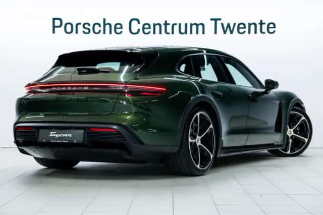 Porsche Taycan (2024) thumbnail 3