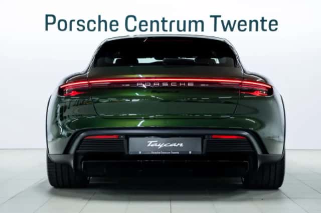 Porsche Taycan (2024) thumbnail 4