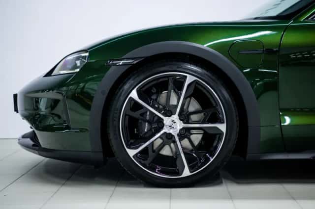 Porsche Taycan (2024) thumbnail 6