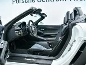 Porsche 718 (2024) thumbnail 12