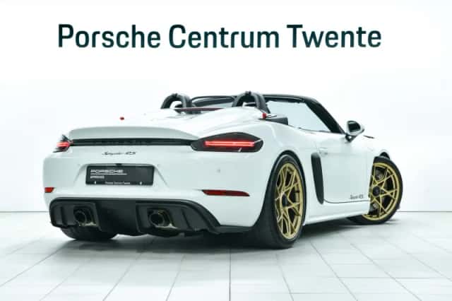 Porsche 718 (2024) thumbnail 3