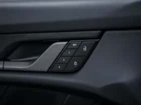 Porsche Taycan (2026) thumbnail 16