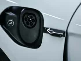 Porsche Taycan (2026) thumbnail 13