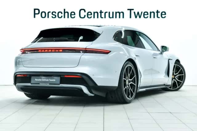Porsche Taycan (2026) thumbnail 3