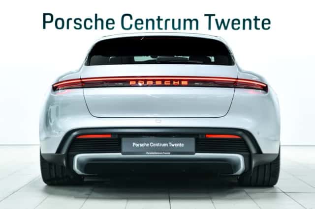 Porsche Taycan (2026) thumbnail 4