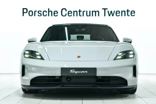 Porsche Taycan (2026) thumbnail 2