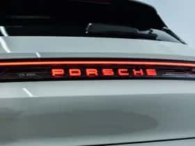 Porsche Taycan (2026) thumbnail 13
