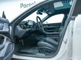 Porsche Taycan (2026) thumbnail 14