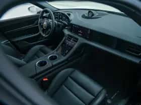 Porsche Taycan (2026) thumbnail 24