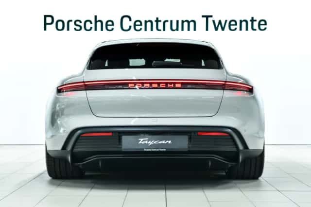 Porsche Taycan (2026) thumbnail 4