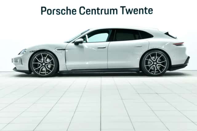 Porsche Taycan (2026) thumbnail 5