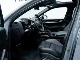 Porsche Cayenne (2025) thumbnail 19