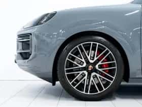 Porsche Cayenne (2025) thumbnail 6