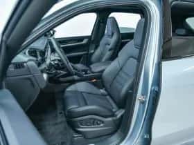 Porsche Cayenne (2025) thumbnail 16