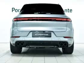 Porsche Cayenne (2025) thumbnail 4