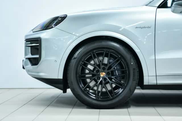 Porsche Cayenne (2025) thumbnail 6