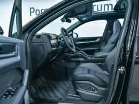 Porsche Cayenne (2025) thumbnail 15