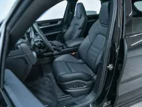 Porsche Cayenne (2025) thumbnail 16