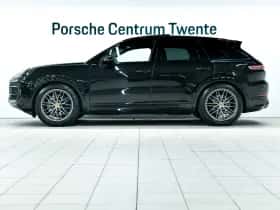 Porsche Cayenne (2025) thumbnail 5