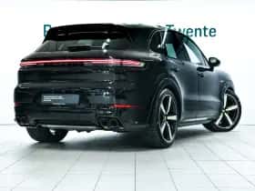 Porsche Cayenne (2026) thumbnail 3