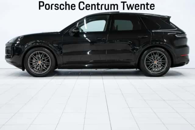 Porsche Cayenne (2026) thumbnail 5