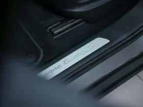 Porsche Cayenne (2023) thumbnail 18