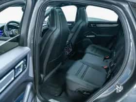 Porsche Cayenne (2023) thumbnail 24