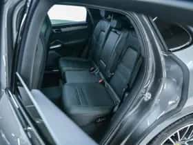 Porsche Cayenne (2023) thumbnail 25