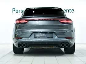 Porsche Cayenne (2023) thumbnail 4