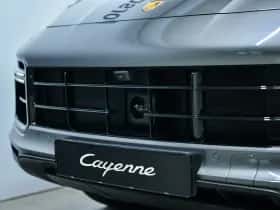 Porsche Cayenne (2023) thumbnail 10