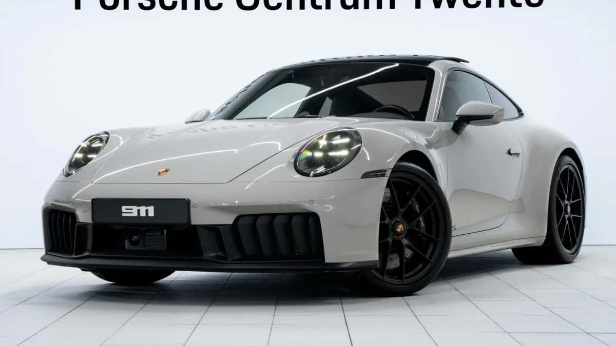 Porsche 911 (2024) — foto 1