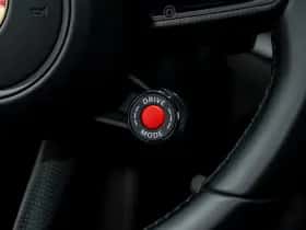 Porsche 911 (2024) thumbnail 37